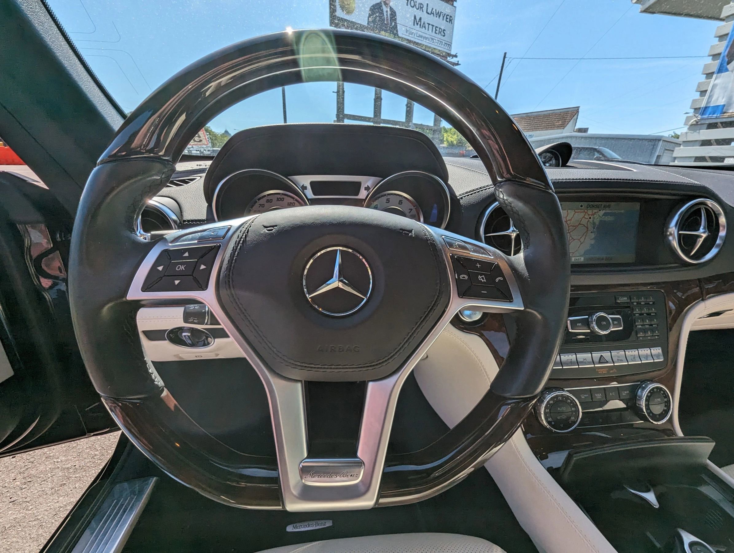 Used 2014 Mercedes-Benz SL 550 image 11