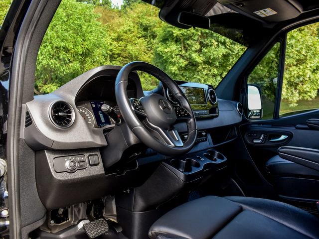 Used 2020 Mercedes-Benz Sprinter 2500 image 3