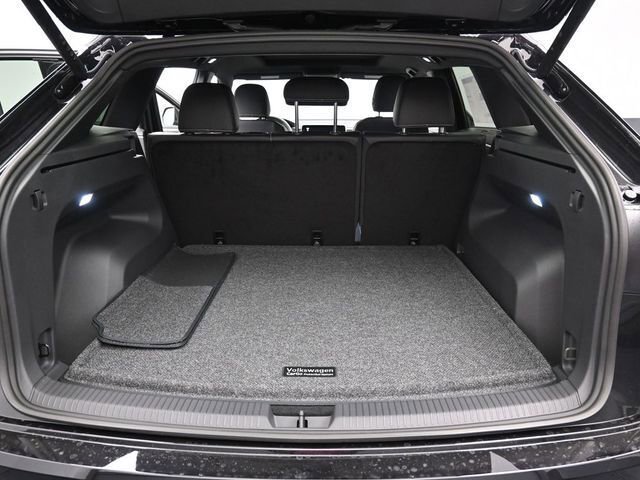 New 2026 Volkswagen Atlas Cross Sport SE image 12