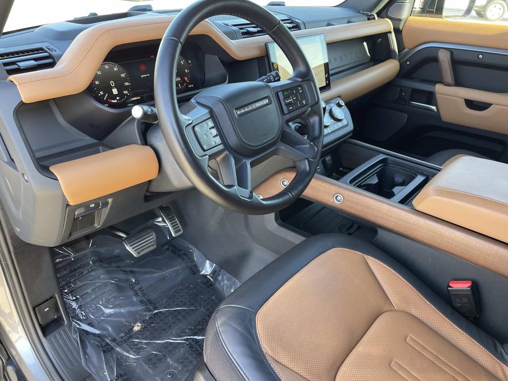 Used 2024 Land Rover Defender 110 X image 12