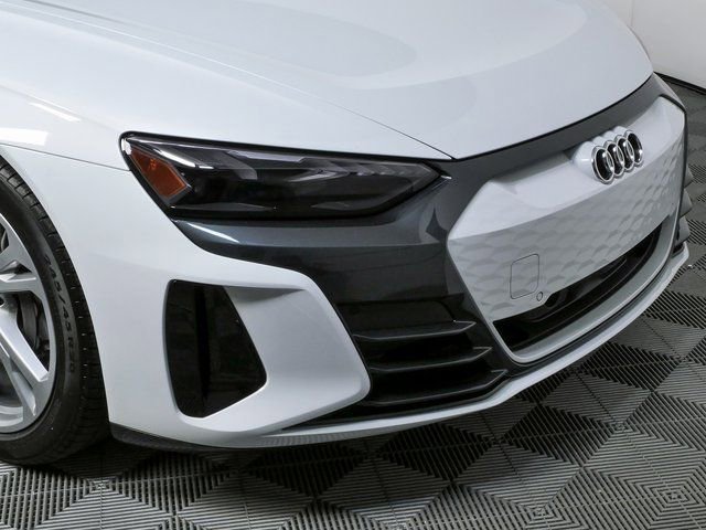 Used 2023 Audi e-tron GT Premium Plus image 35