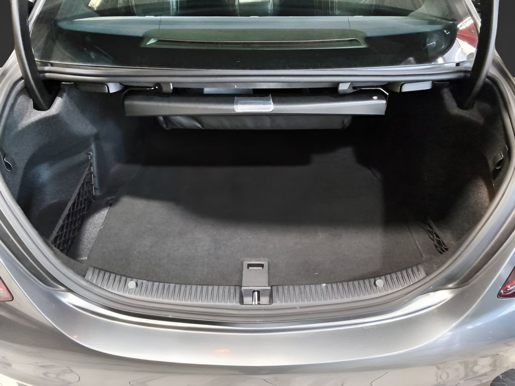 Used 2019 Mercedes-Benz C 300 4MATIC Sedan image 4