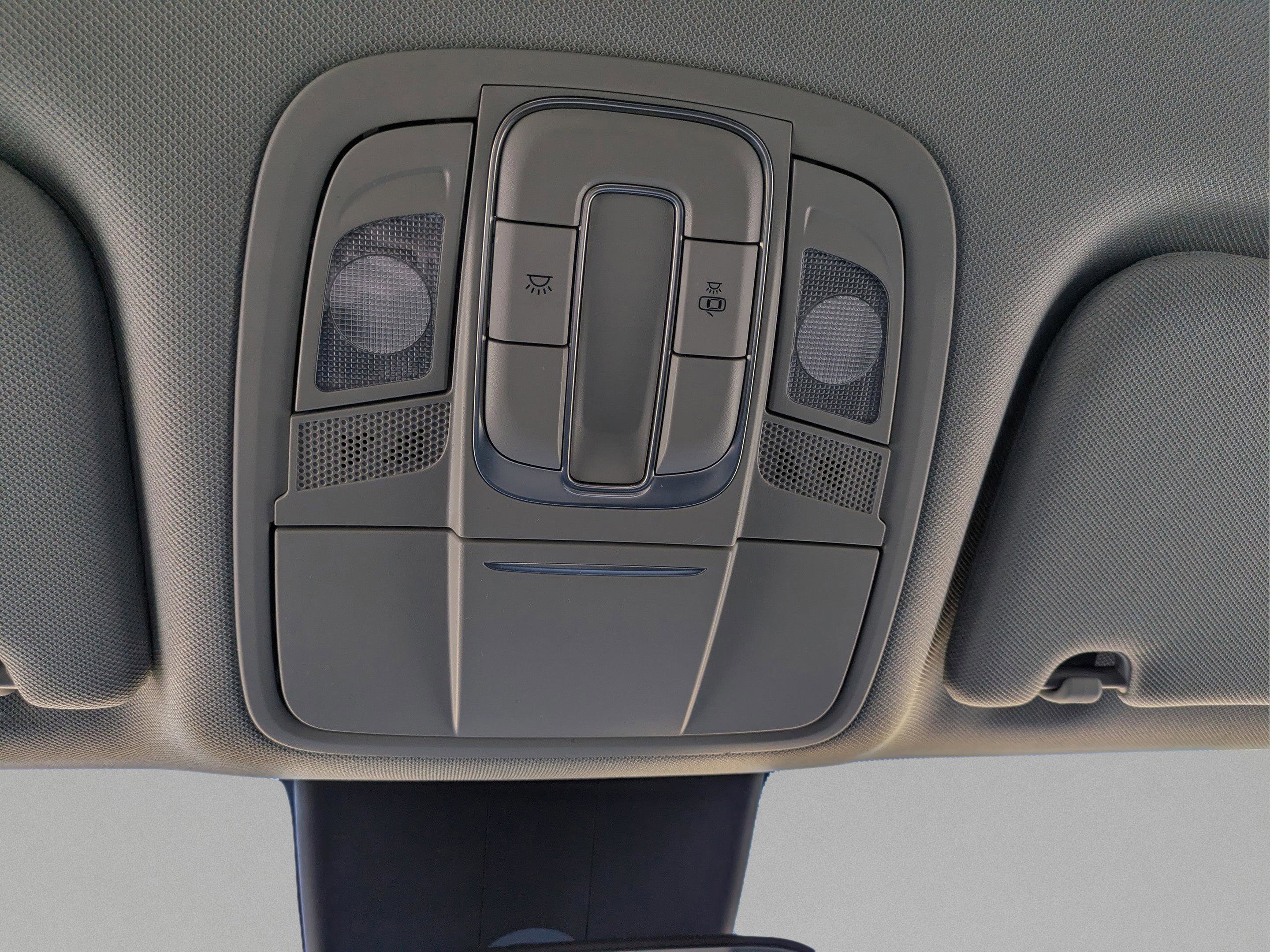 Used 2019 Hyundai Santa Fe SE image 21