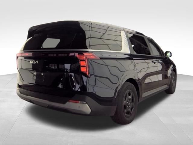 Used 2025 Kia Carnival FWD image 7
