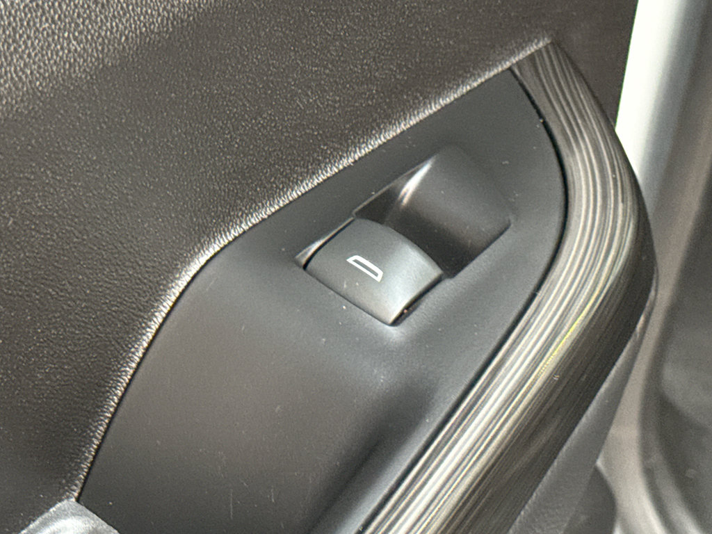 Certified 2023 GMC Acadia SLT w/ LPO, Floor Liner Package AWD/4WD image 32