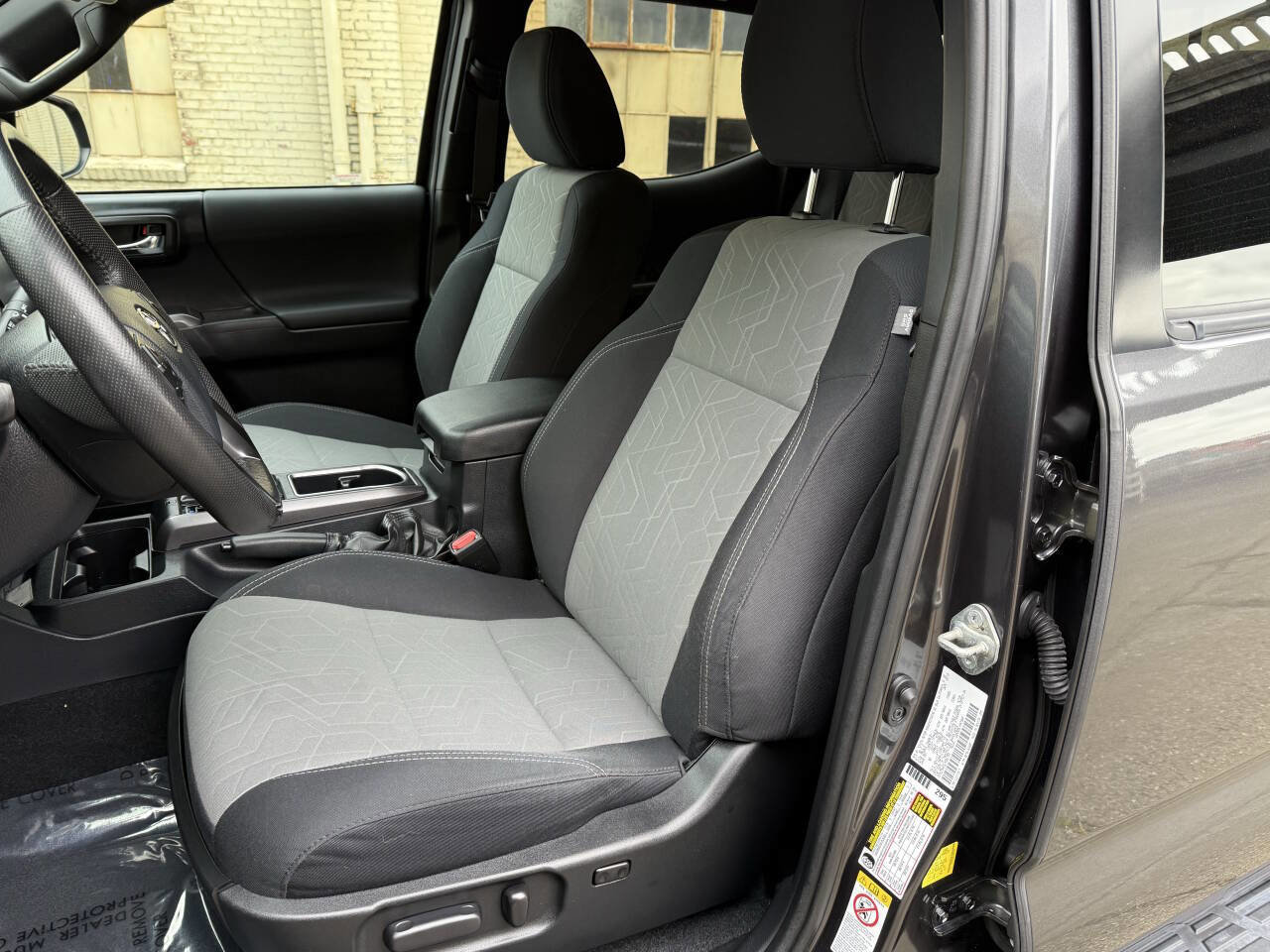 Used 2020 Toyota Tacoma TRD Off-Road w/ Blackout Package image 33