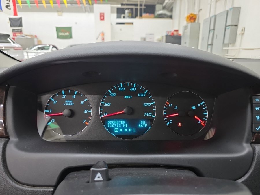Used 2012 Chevrolet Impala LTZ FWD image 16
