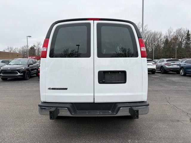 Used 2024 Chevrolet Express 2500 w/ Driver Convenience Package RWD image 4