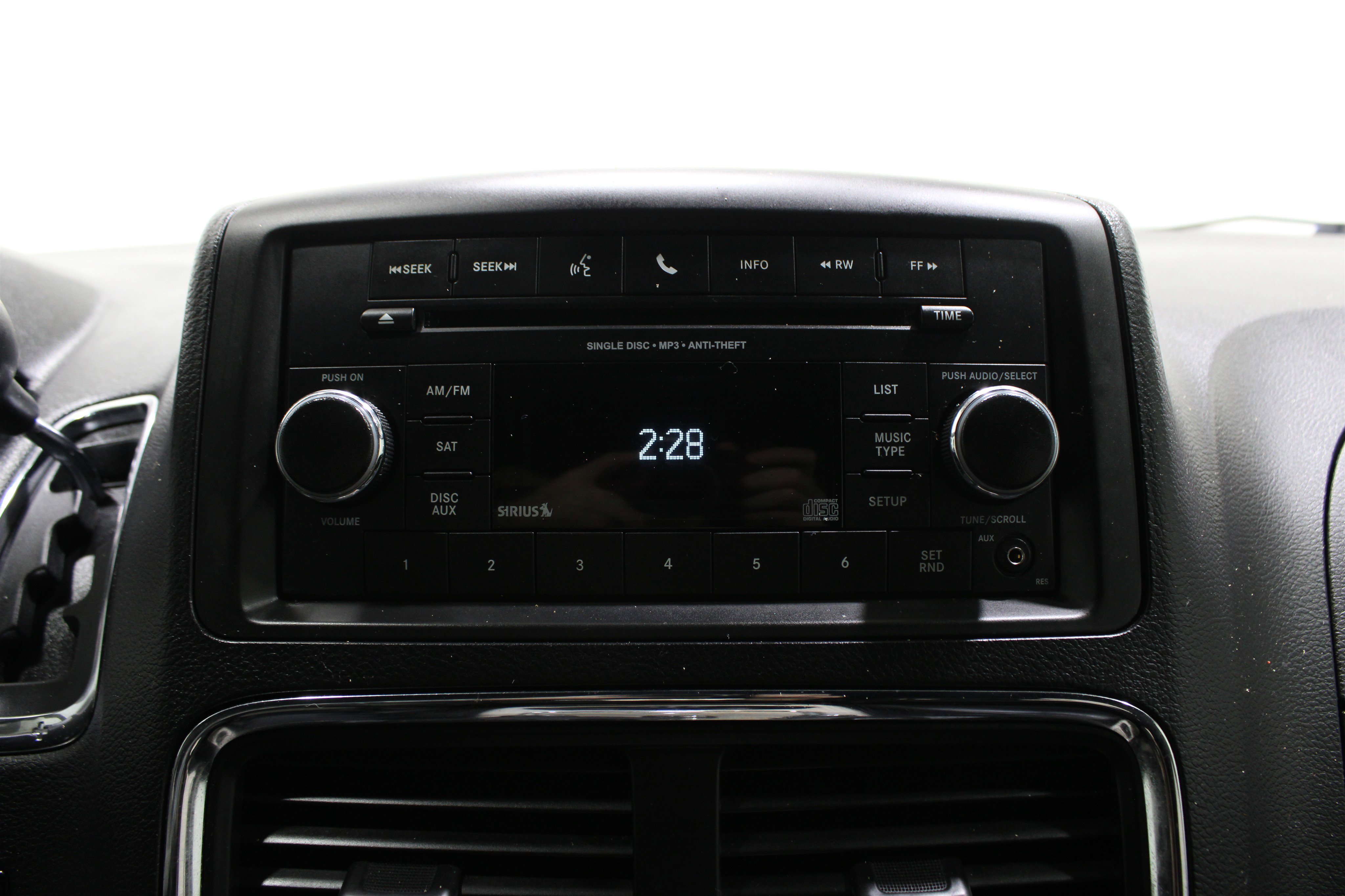 Used 2017 Dodge Grand Caravan SXT image 12