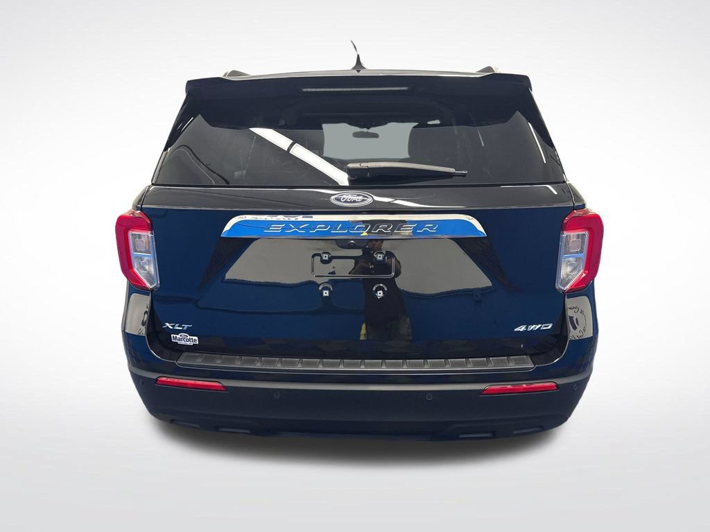 Certified 2023 Ford Explorer XLT AWD/4WD image 4