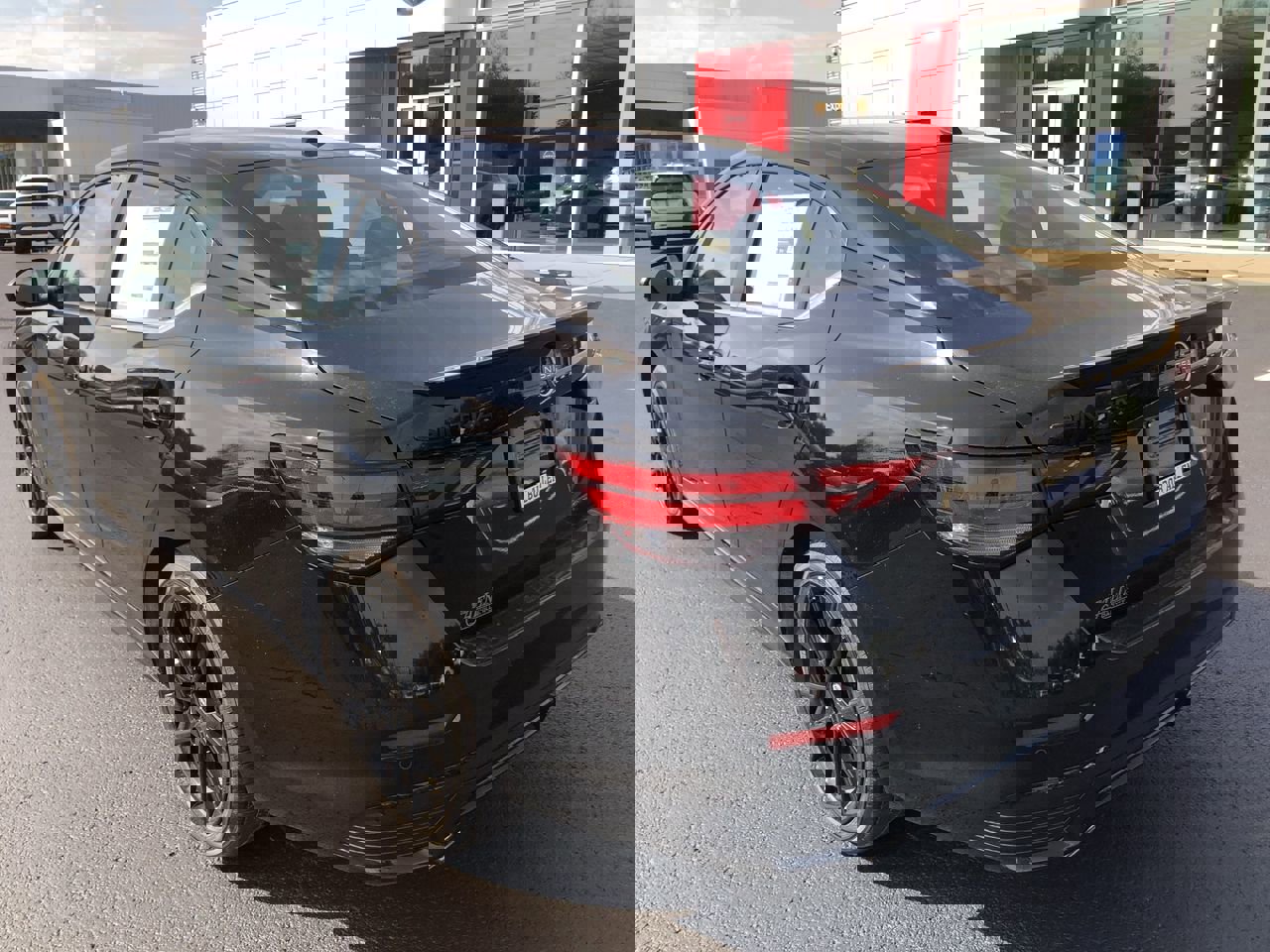 New 2025 Nissan Sentra SR w/ Midnight Edition image 12