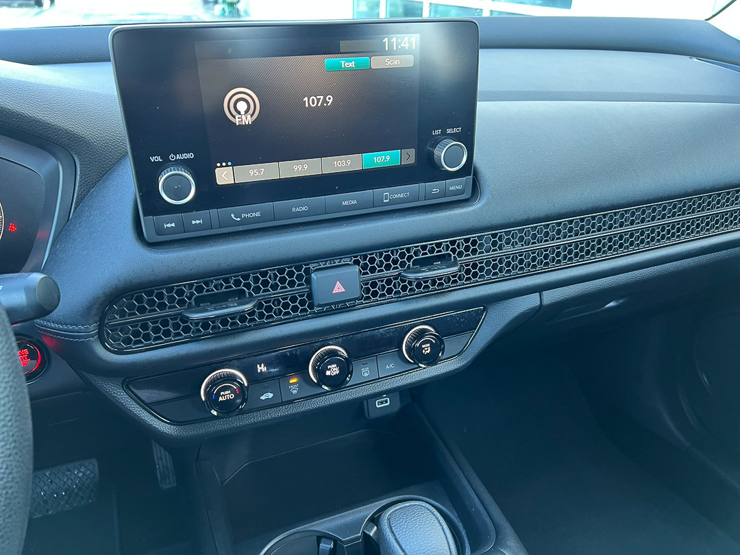 Used 2023 Honda HR-V LX image 18