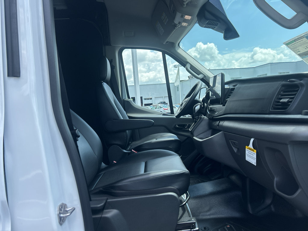 New 2026 Ford Transit 250 148 Medium Roof w/ Load Area Protection Package RWD image 9