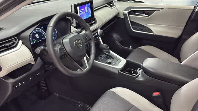 Used 2025 Toyota RAV4 XLE w/ Convenience Package AWD/4WD image 27