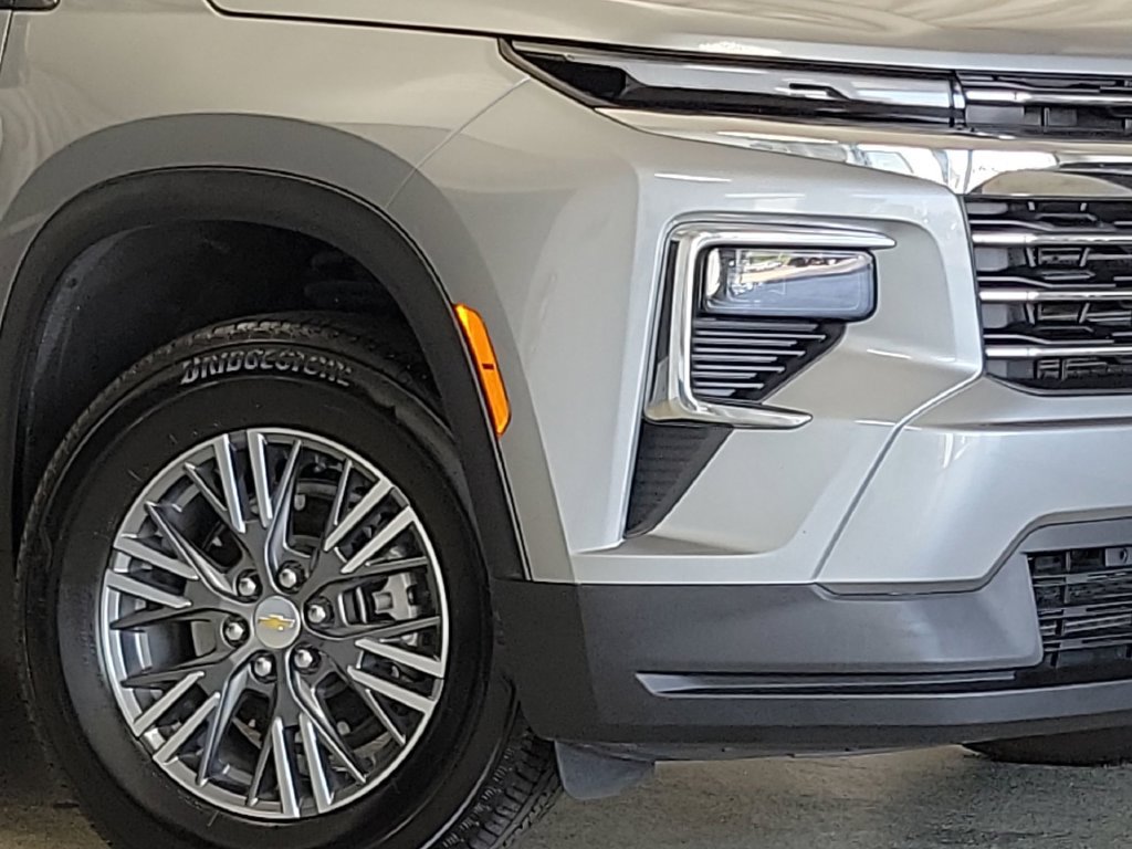 Certified 2026 Chevrolet Traverse LT AWD/4WD image 2