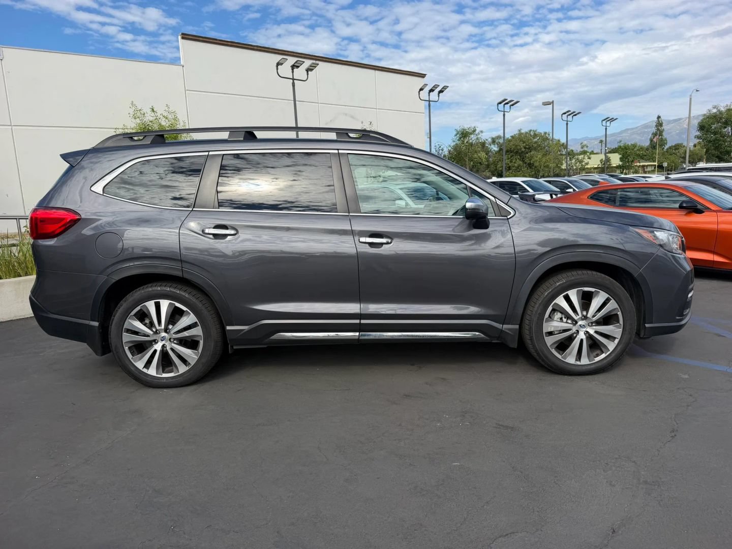 Used 2020 Subaru Ascent Touring w/ Popular Package #2 AWD/4WD image 5