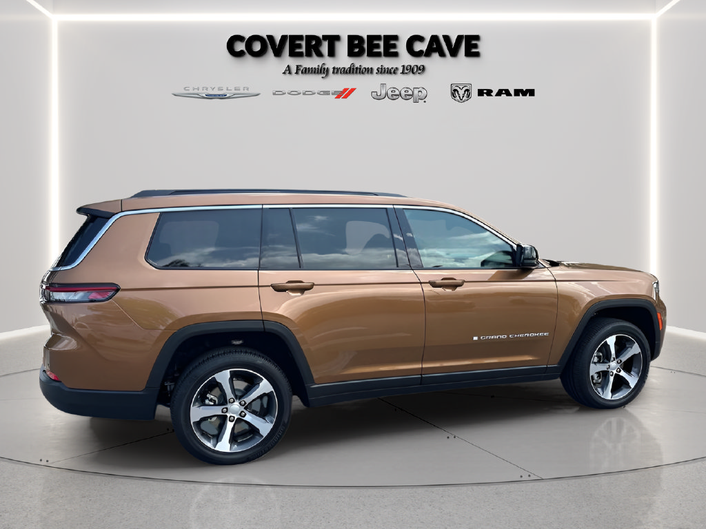 New 2026 Jeep Grand Cherokee L Limited w/ Trailer Tow Package AWD/4WD image 11