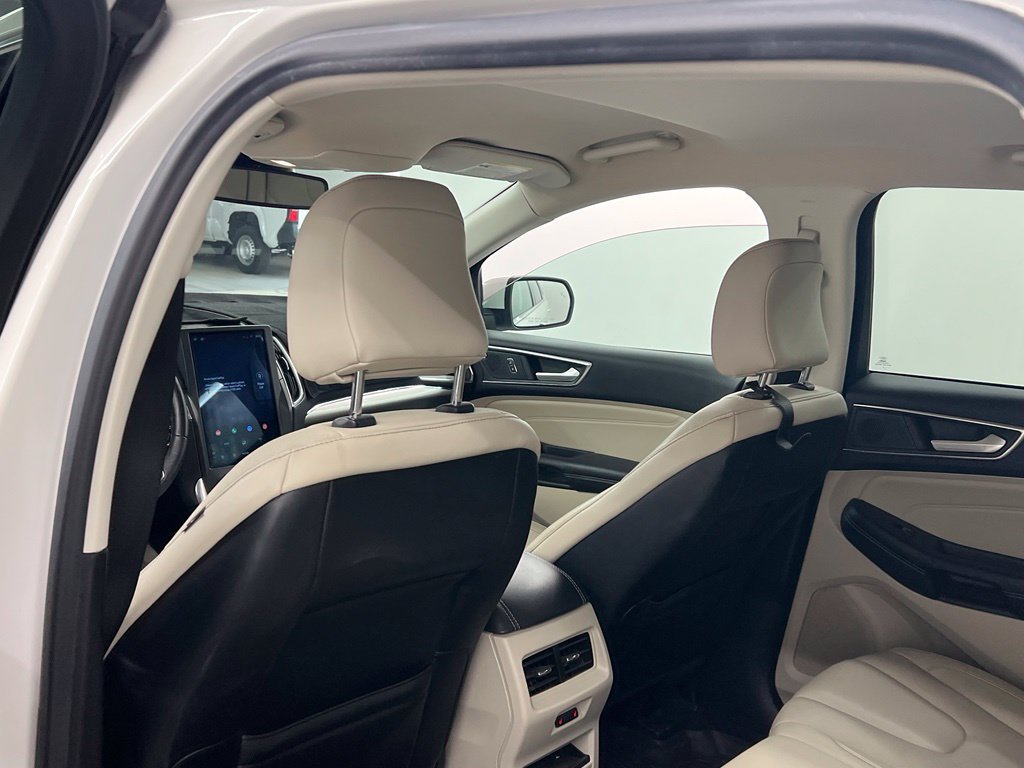 Used 2022 Ford Edge Titanium w/ Equipment Group 301A AWD/4WD image 11
