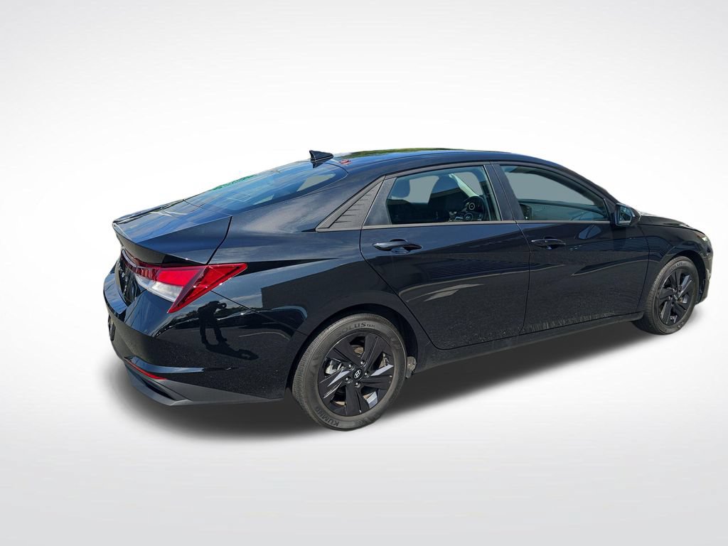 Certified 2022 Hyundai Elantra SEL w/ Convenience Package FWD image 6