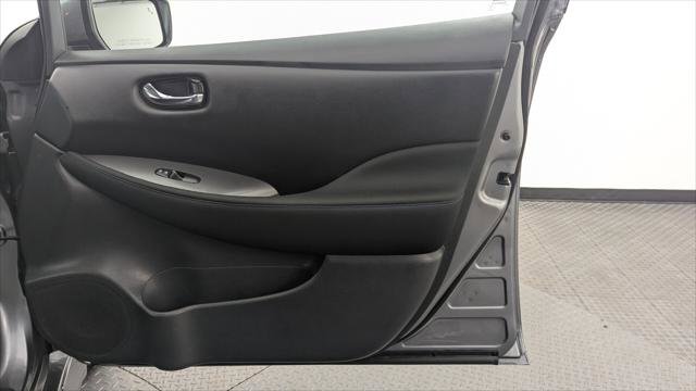Used 2022 Nissan Leaf S image 21