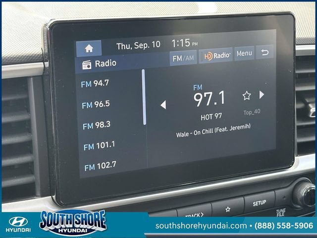Certified 2025 Hyundai Venue SEL FWD image 29