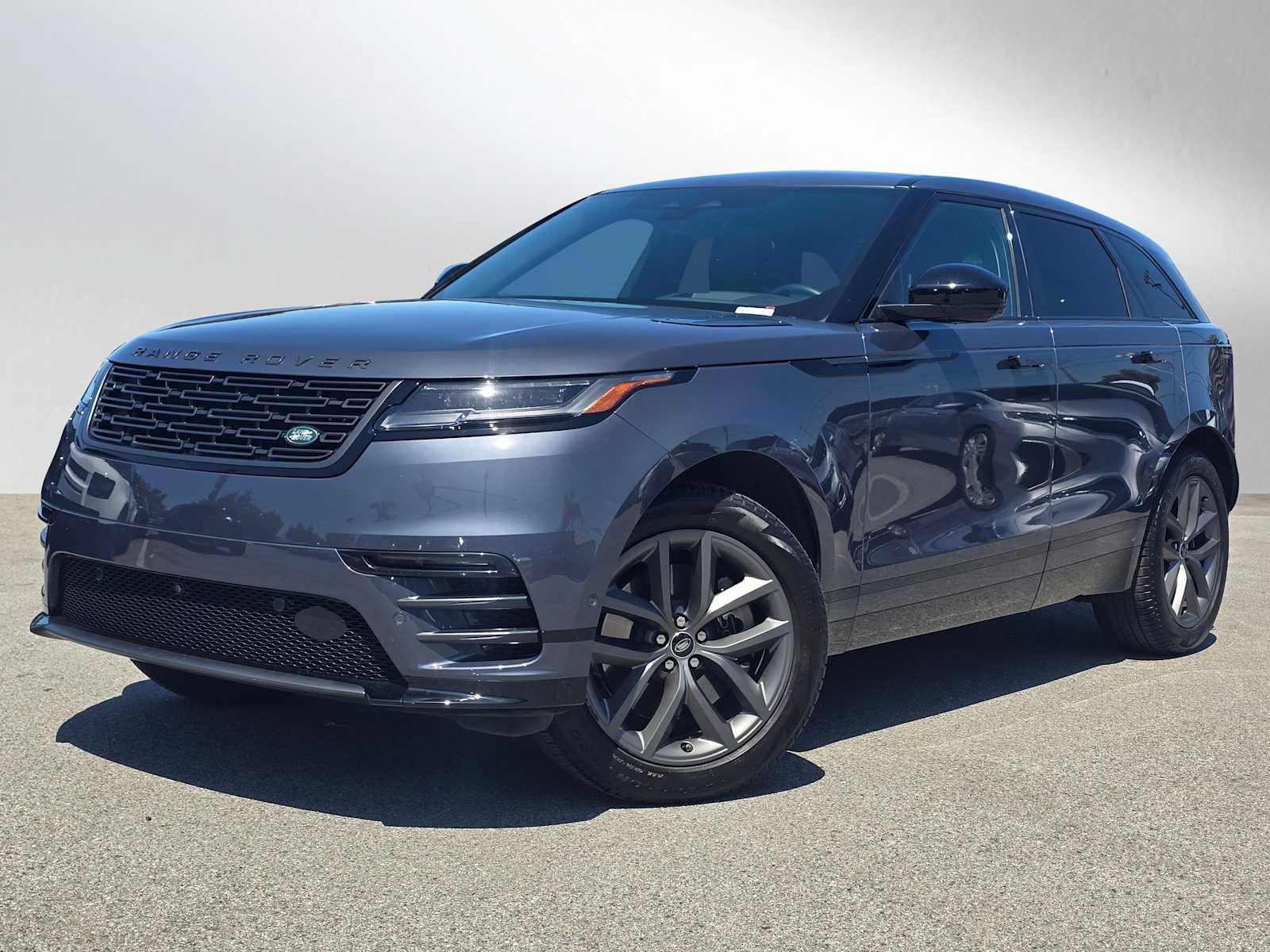 Used 2026 Land Rover Range Rover Velar Dynamic SE AWD/4WD image 1