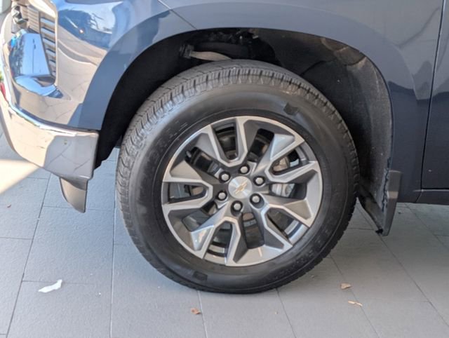 Certified 2023 Chevrolet Silverado 1500 LT AWD/4WD image 4