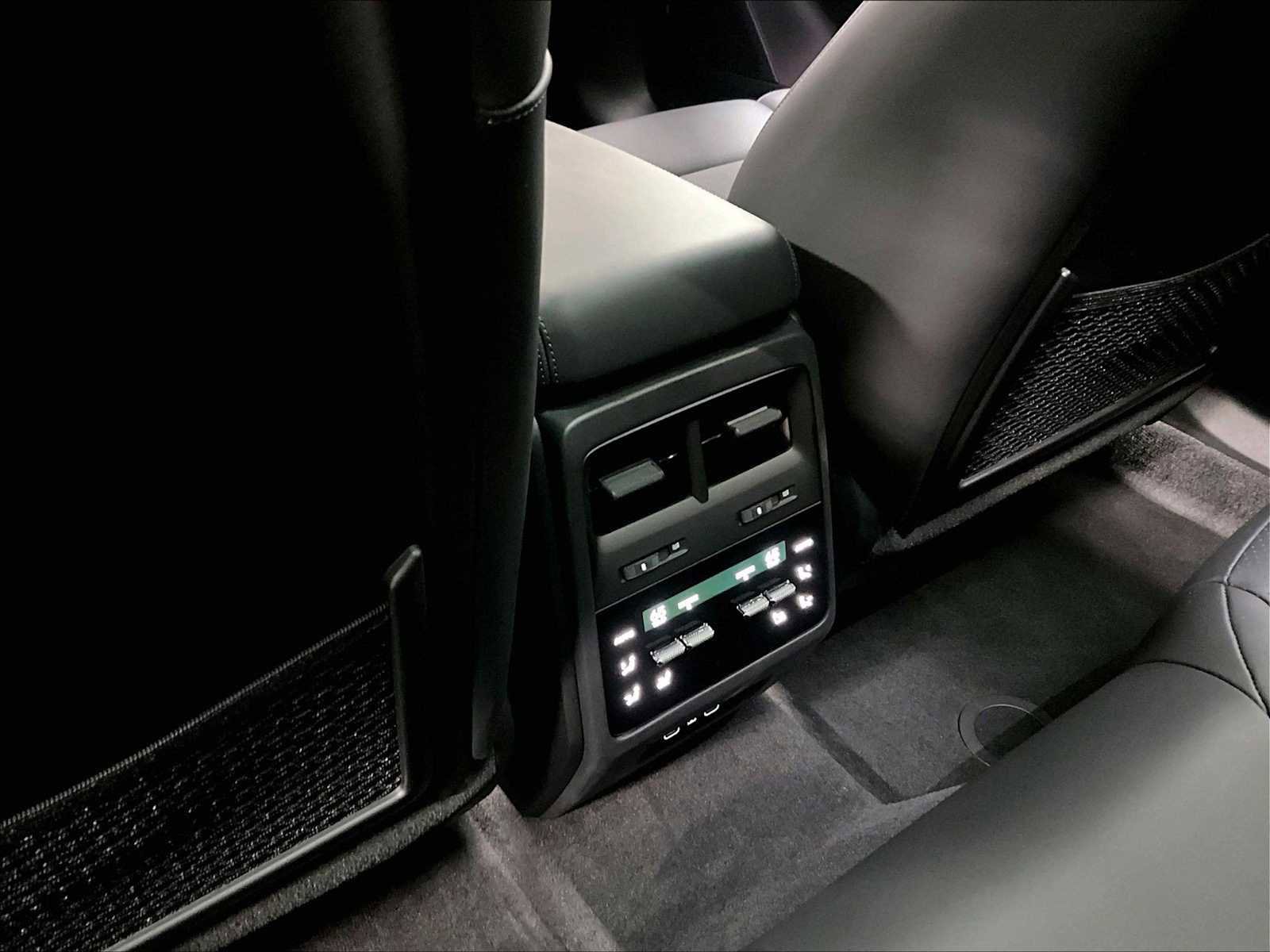 Used 2025 Porsche Macan Electric image 26