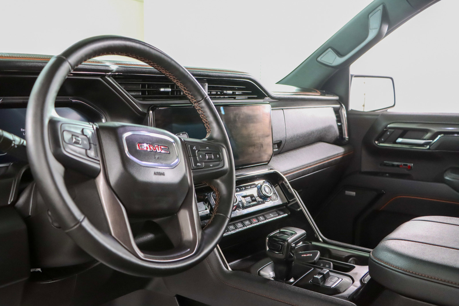 Used 2025 GMC Sierra 1500 AT4 w/ AT4 Preferred Package AWD/4WD image 25