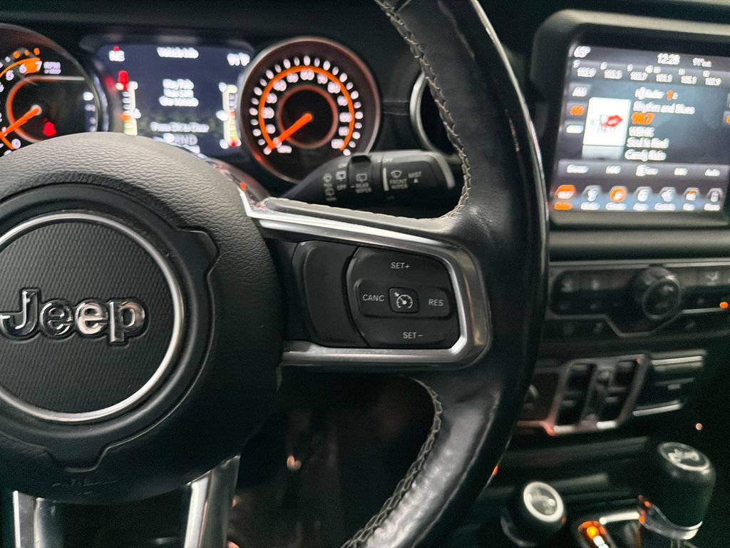 Used 2018 Jeep Wrangler Unlimited Sahara AWD/4WD image 25