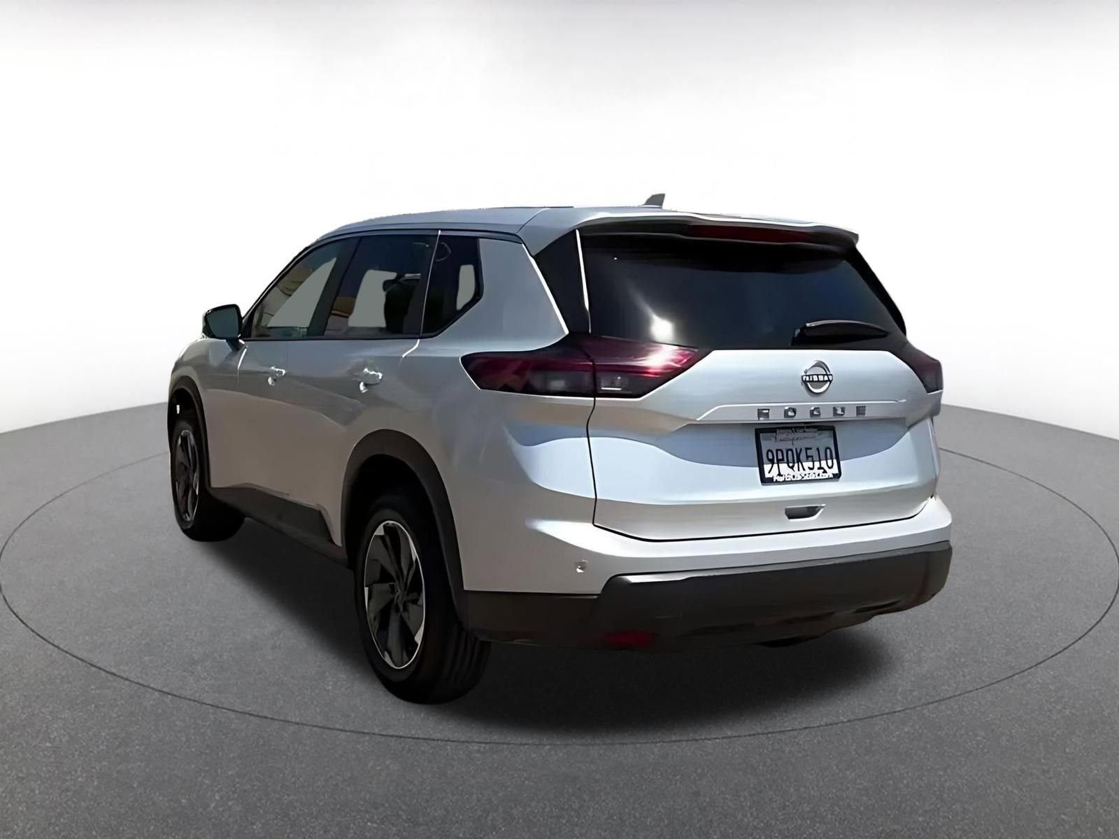 Used 2025 Nissan Rogue SV FWD image 11