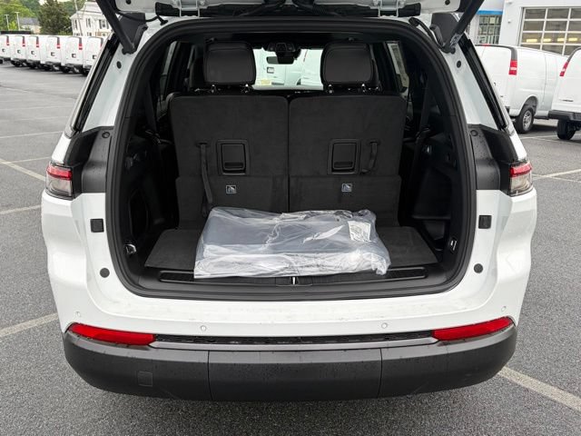 New 2026 Jeep Grand Cherokee L Limited w/ Limited Altitude Package AWD/4WD image 7