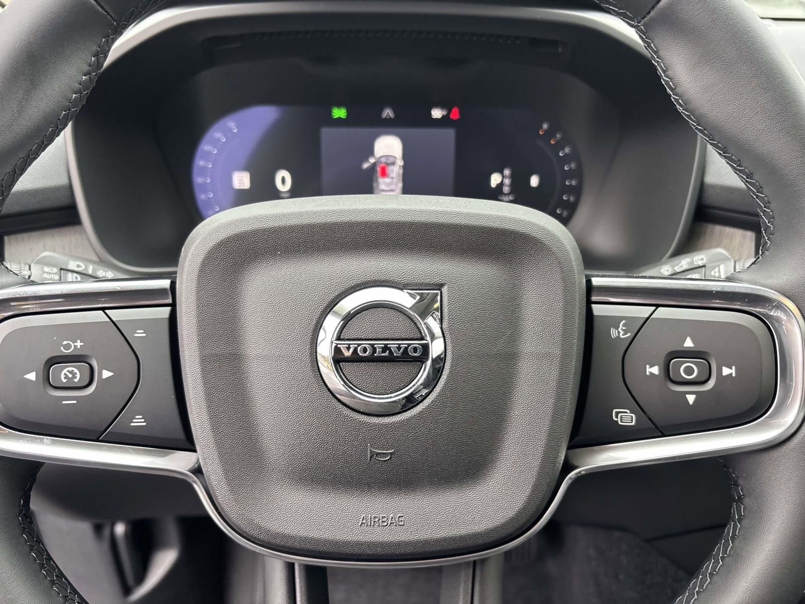 New 2026 Volvo XC40 B5 Plus w/ Protection Package Premier AWD/4WD image 16