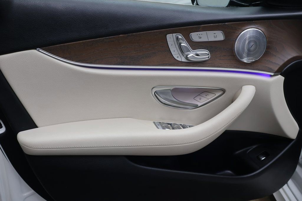 Used 2017 Mercedes-Benz E 400 4MATIC Wagon image 16