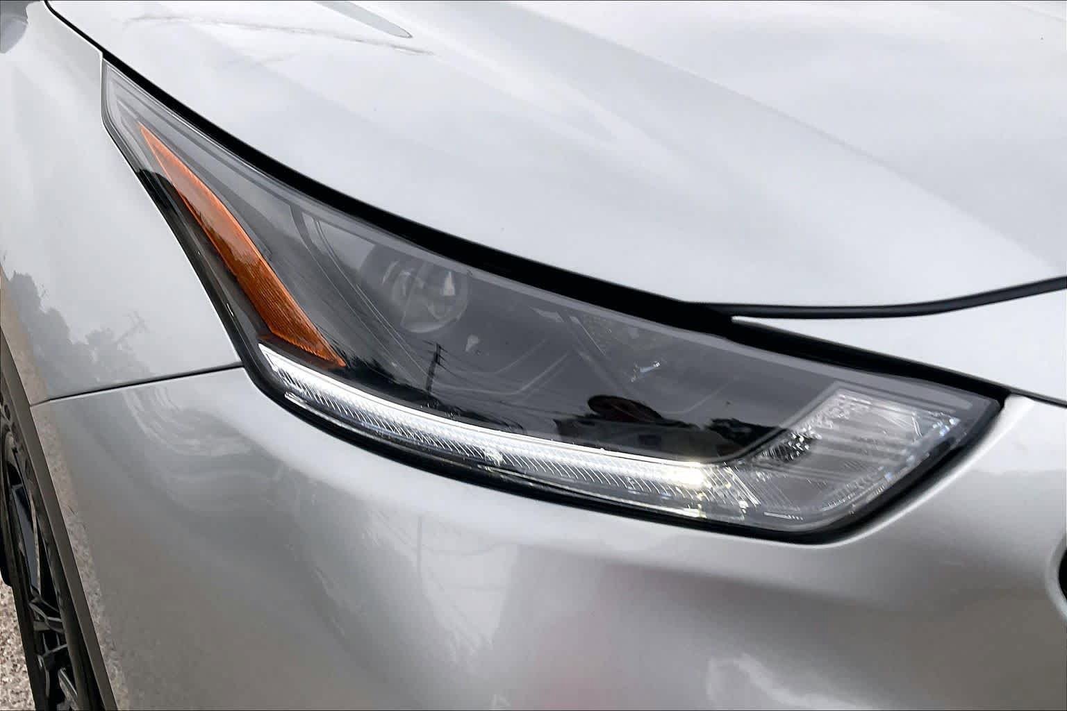 Used 2025 Toyota Highlander XSE AWD/4WD image 28