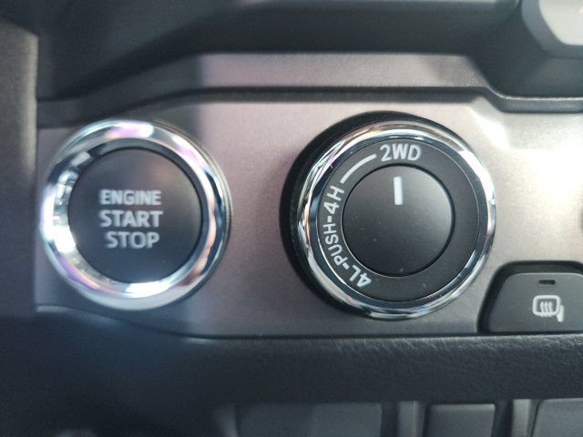 Used 2019 Toyota Tacoma TRD Off-Road AWD/4WD image 28