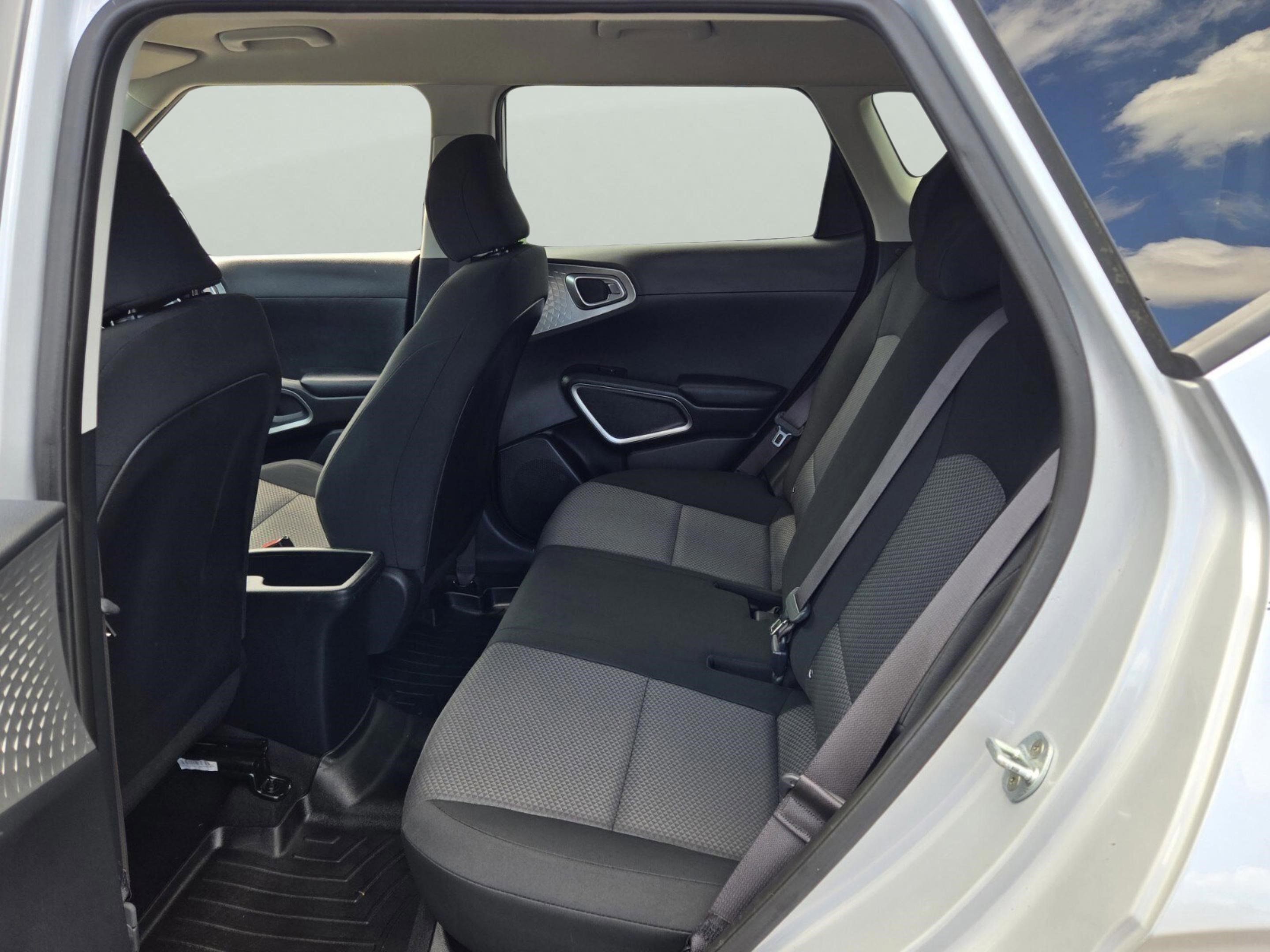 Used 2021 Kia Soul LX image 18