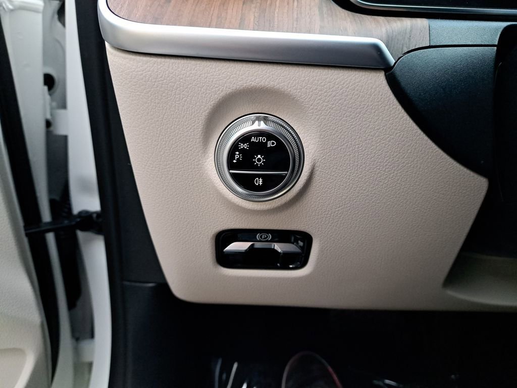 Used 2022 Mercedes-Benz C 300 4MATIC Sedan image 33