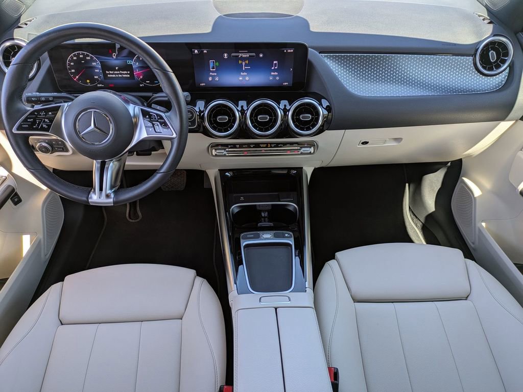 Used 2025 Mercedes-Benz GLA 250 4MATIC image 31