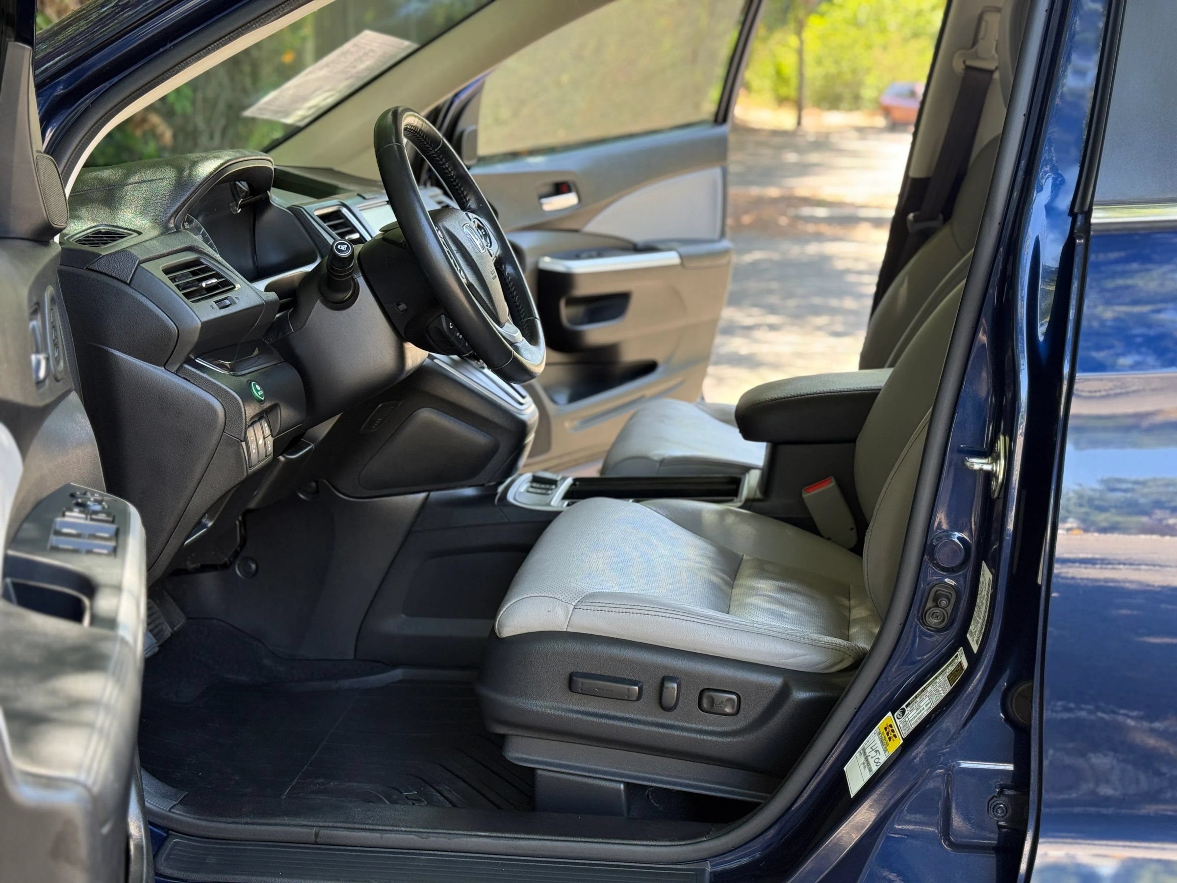 Used 2015 Honda CR-V Touring image 8