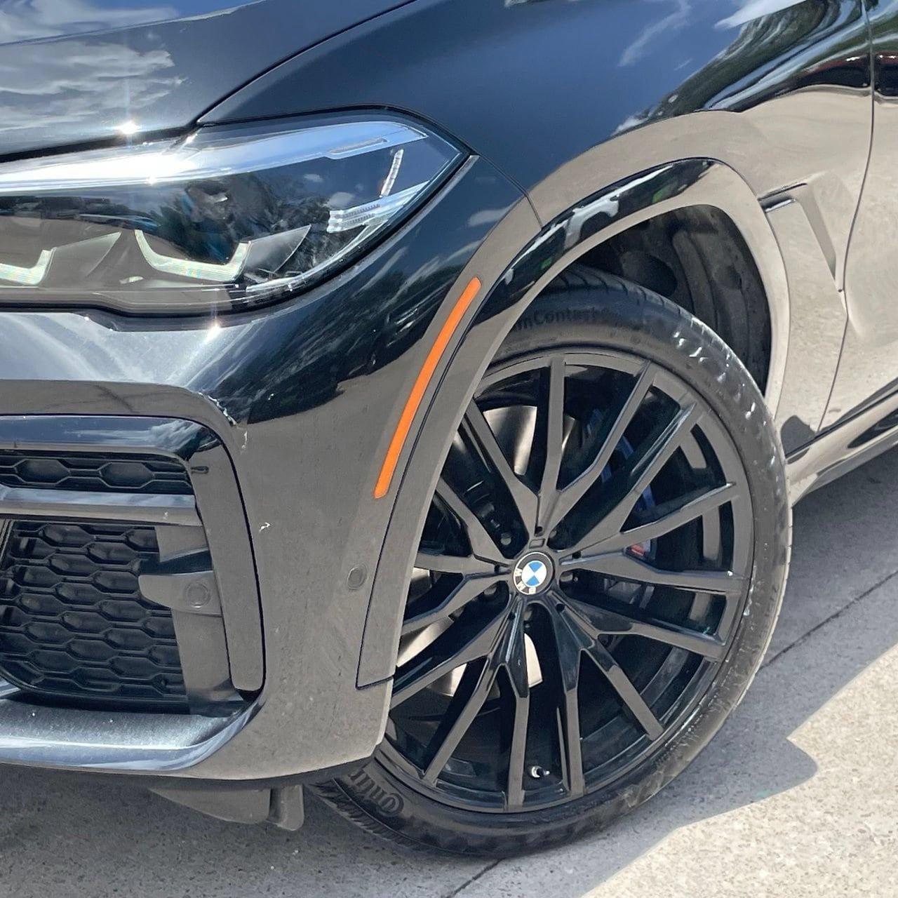 Used 2023 BMW X6 M50i w/ Parking Assistance Package AWD/4WD image 10