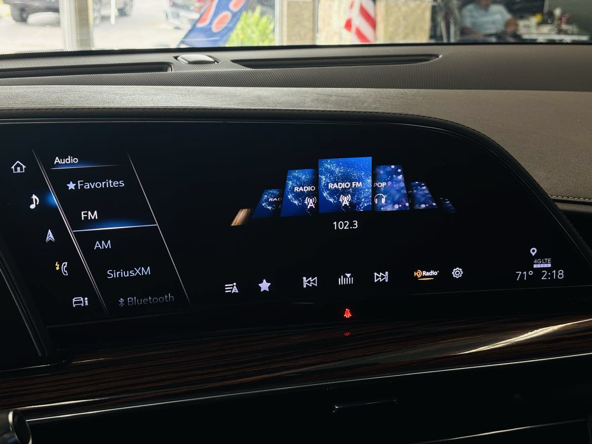 Used 2022 Cadillac Escalade Luxury AWD/4WD image 71