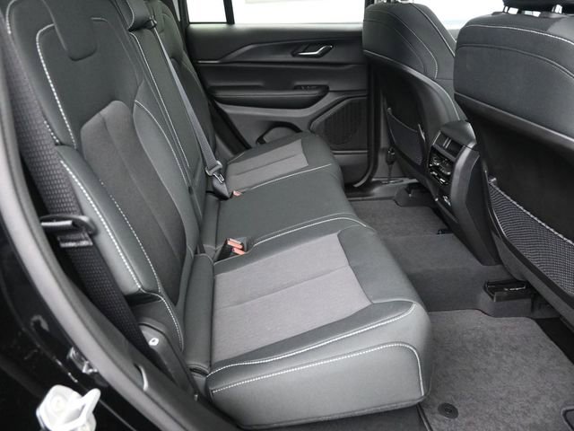 Used 2024 Jeep Grand Cherokee Laredo X image 14