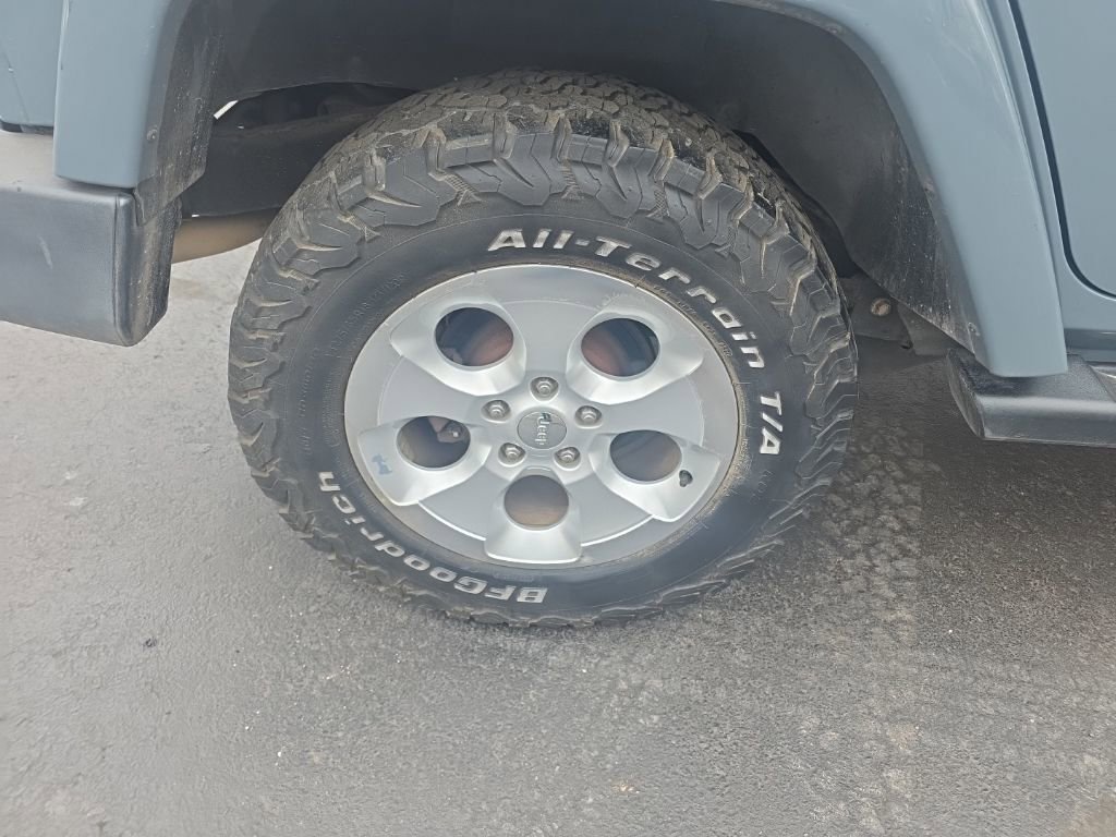 Used 2015 Jeep Wrangler Unlimited Sahara w/ Dual Top Group image 11