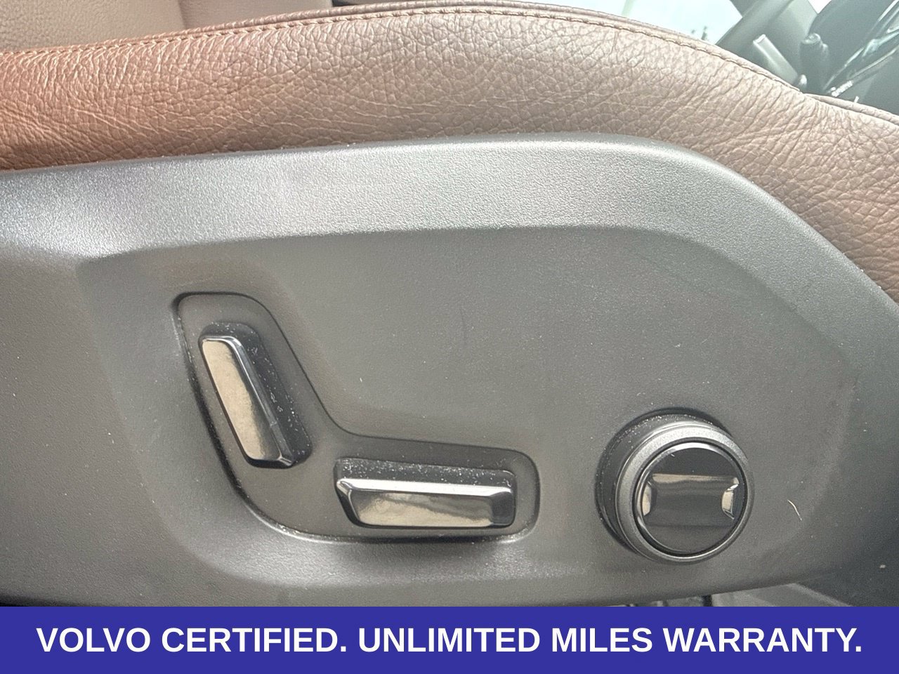 Certified 2024 Volvo XC60 B5 Plus w/ Protection Package Premier AWD/4WD image 21