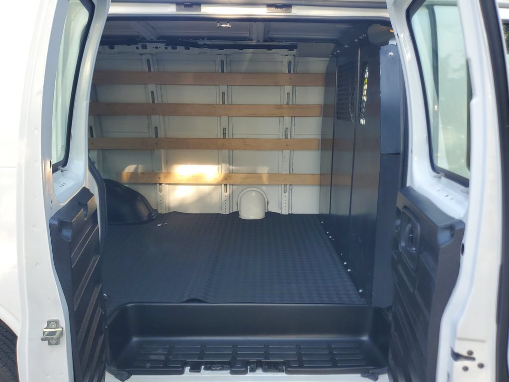 Used 2025 Chevrolet Express 2500 w/ Driver Convenience Package RWD image 11