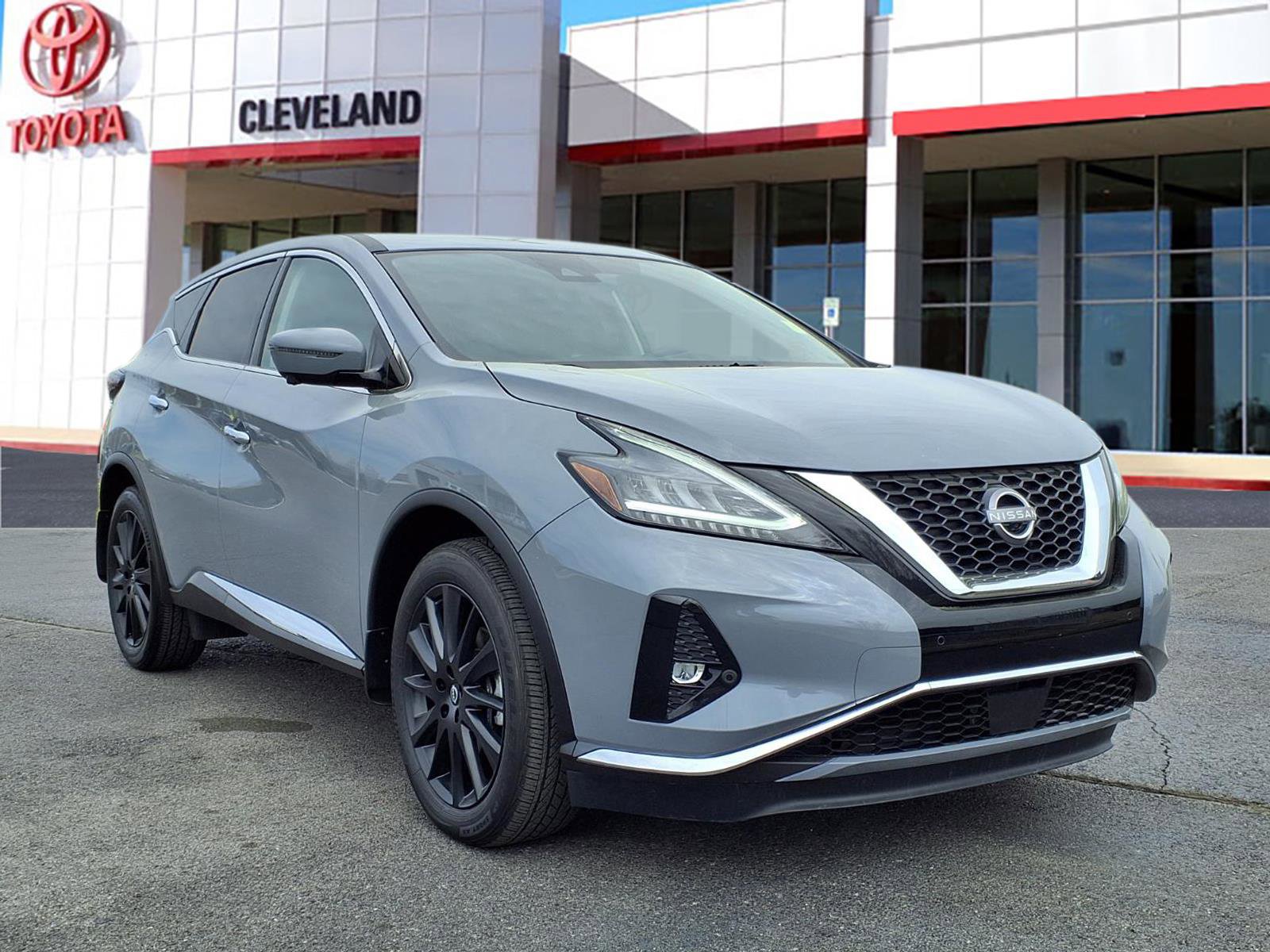 Used 2024 Nissan Murano SL FWD image 2