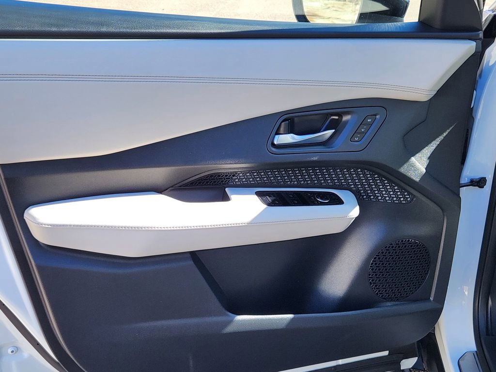 Used 2024 Nissan Ariya AWD image 8