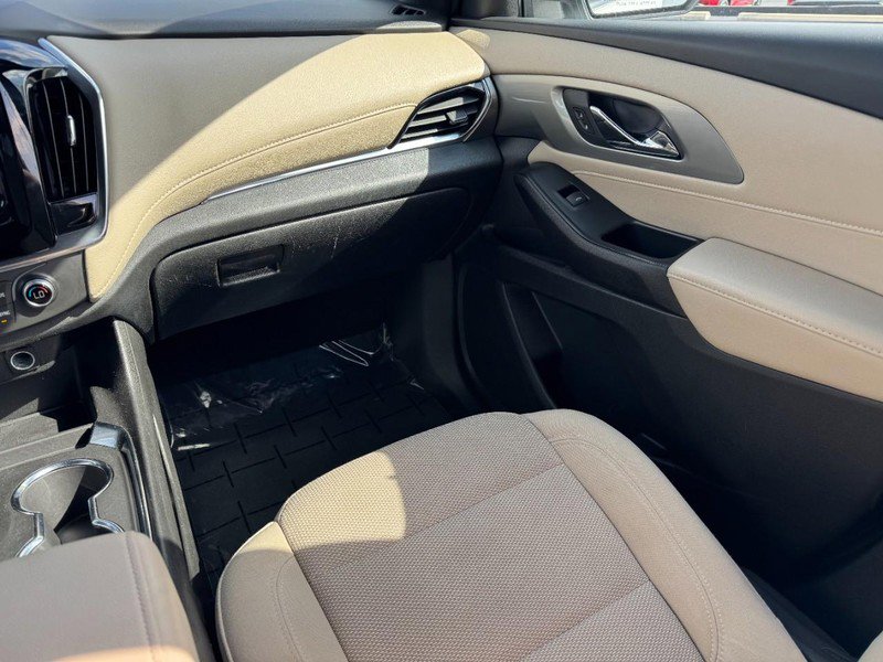 Used 2023 Chevrolet Traverse LS image 16