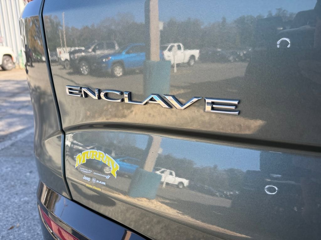 Used 2023 Buick Enclave Essence image 16